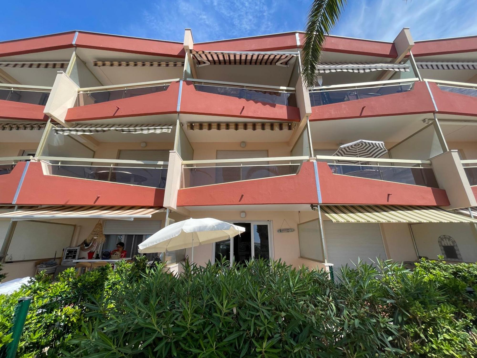 "Les Palmiers" Studio Spacieux Vue Mer Terrasse & Parking Saint-Cyr-sur-Mer Exterior foto